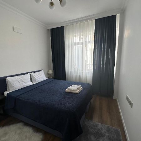 Center Of City In Besiktas 2 Plus 1 With 2 Bathroom And 3 Air Conditioner Istanbul Exterior foto