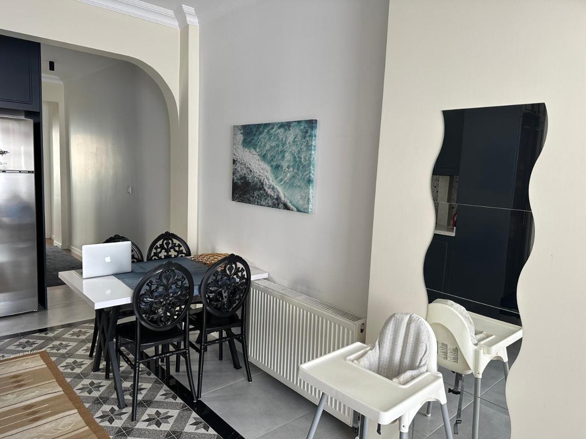 Center Of City In Besiktas 2 Plus 1 With 2 Bathroom And 3 Air Conditioner Istanbul Exterior foto